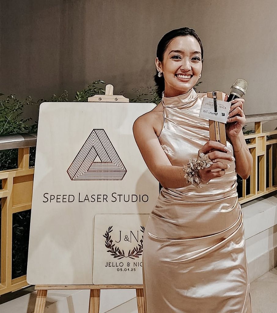 Live Engraving at Wedding Reception